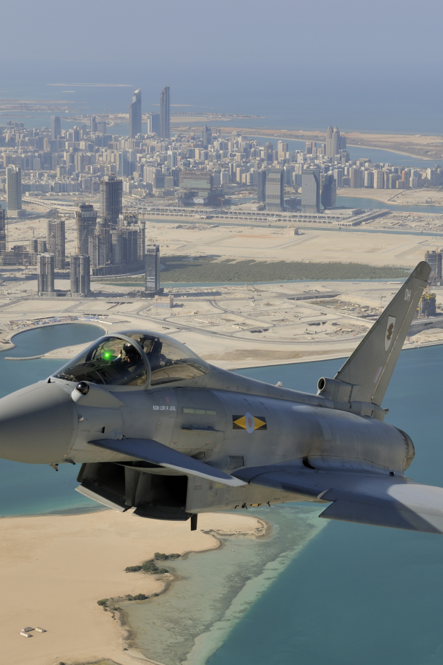  полет, eurofighter typhoon, многоцелевой, город, истребитель