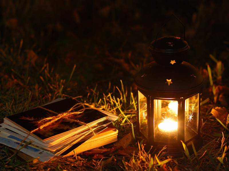 фонарик, трава, фонарь, открытки, ikea, свеча, листья