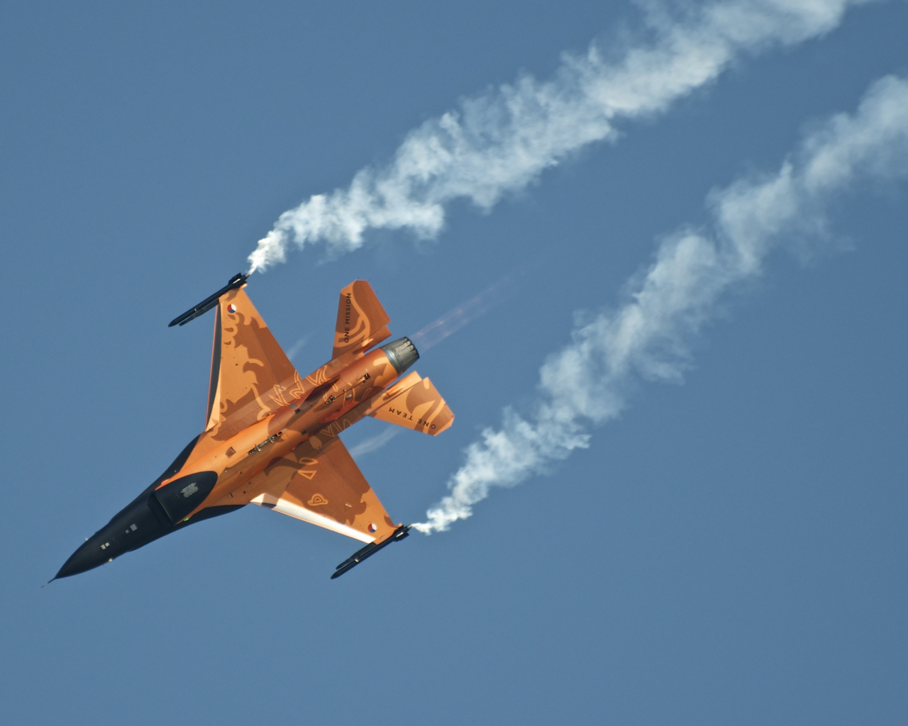  небо, вираж, нидерланды, самолет, дым, f-16 am, истребитель