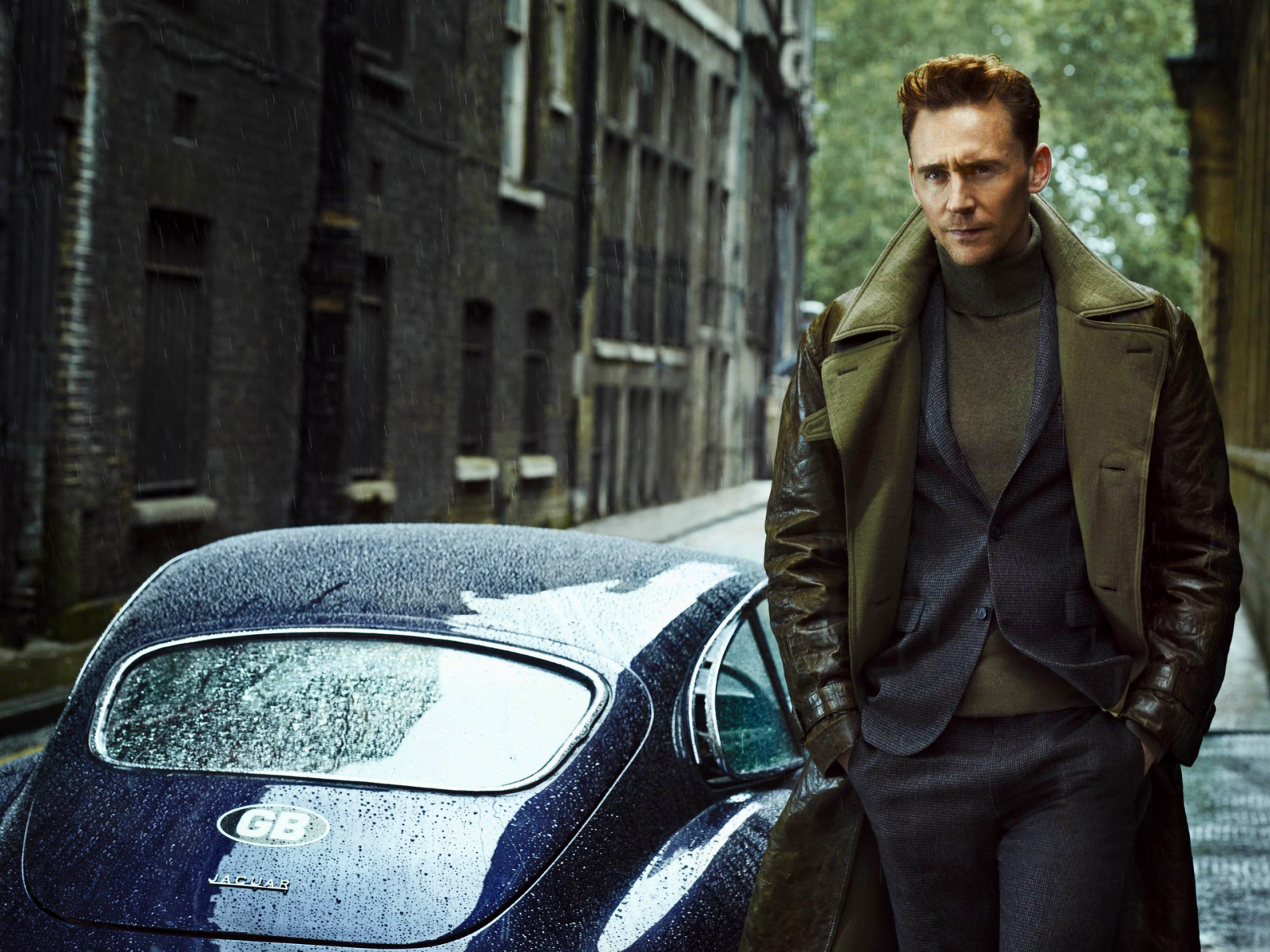 актер, мужчина, том хиддлстон, tom hiddleston, костюм, машина