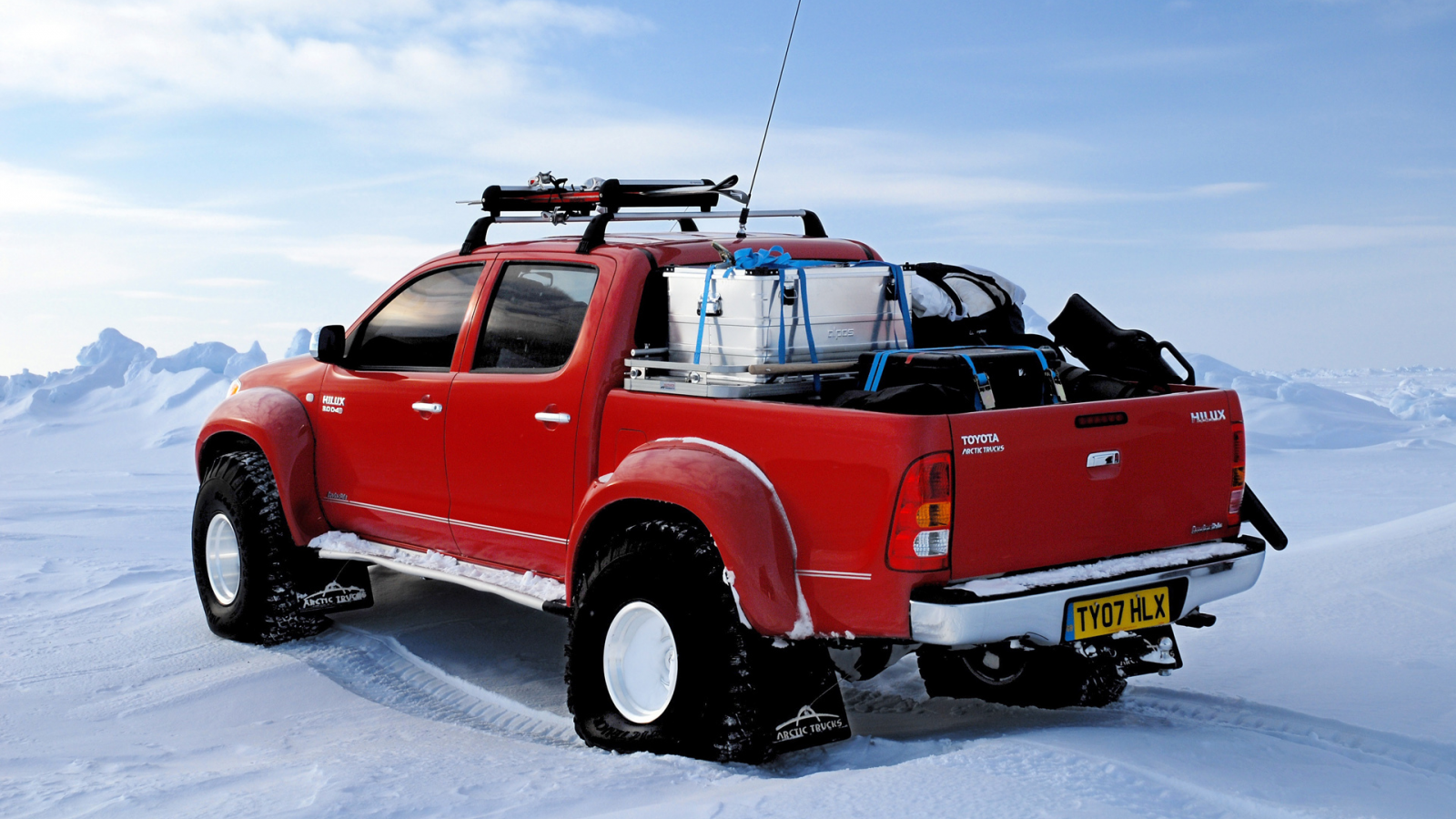 north pole, hilux, arctic trucks, red, toyota, снег, зима, северный полюс