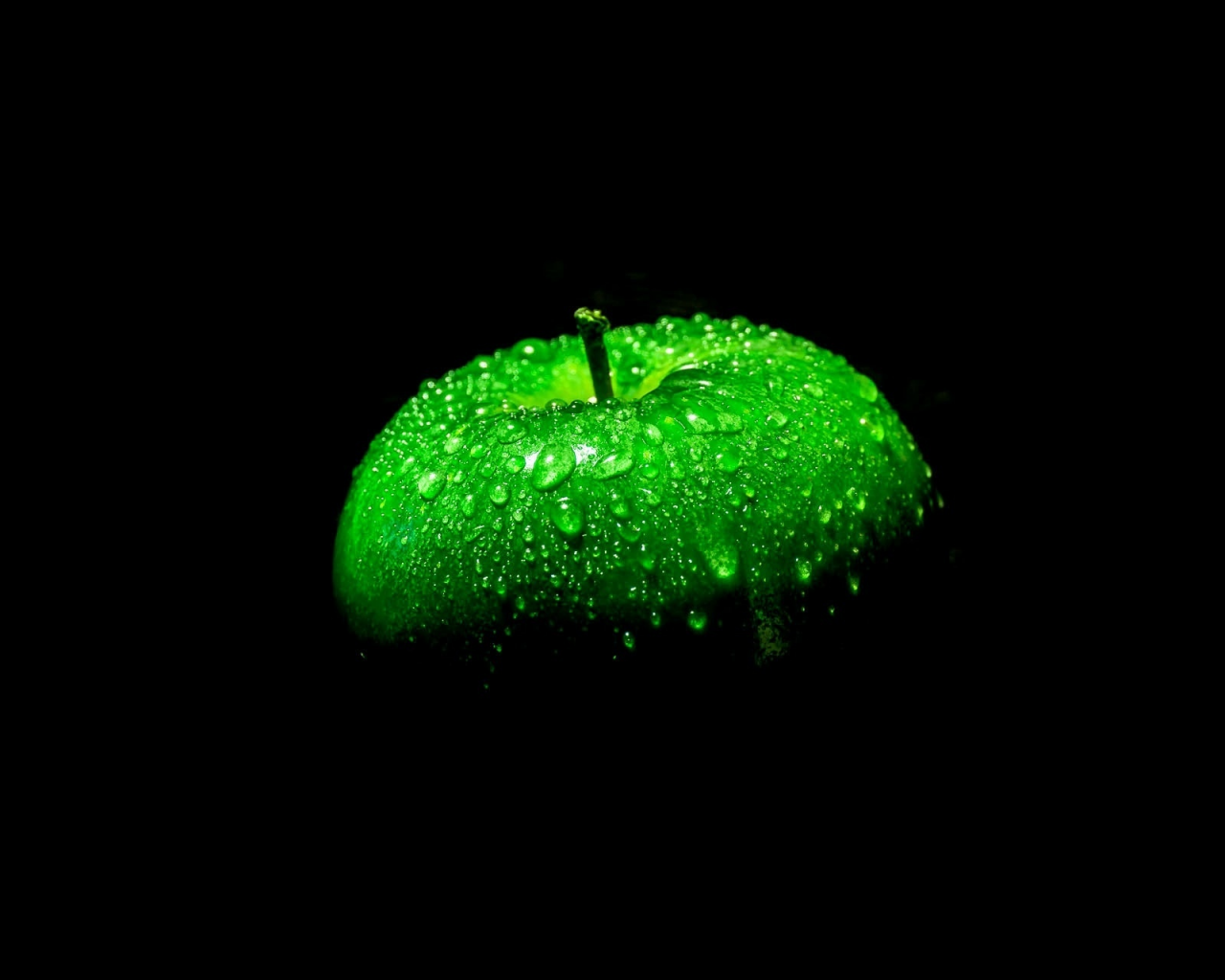 черный фон, яблоко, зеленое
