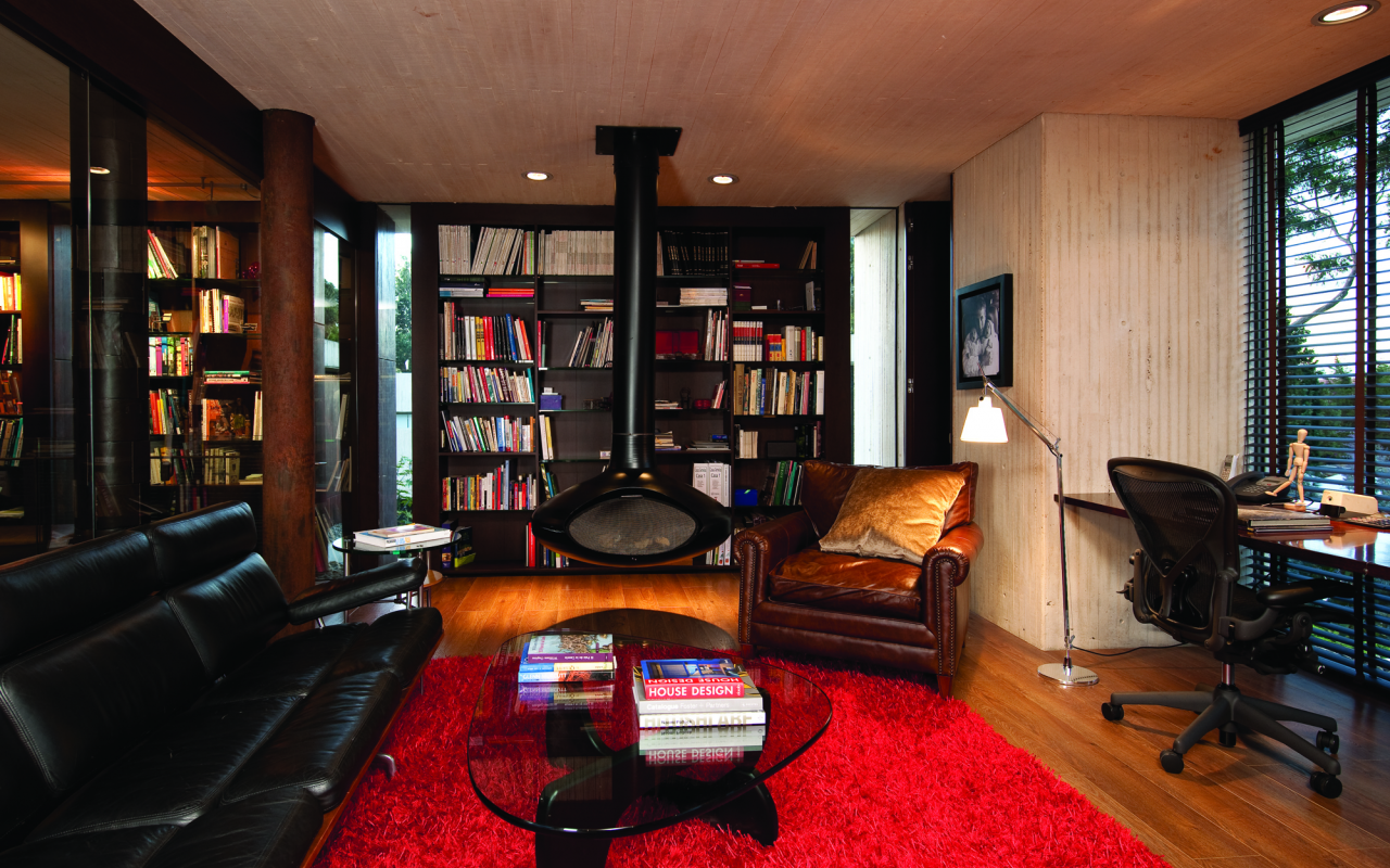 книги, диван, кресло, полки, интерьер, мебель, камин