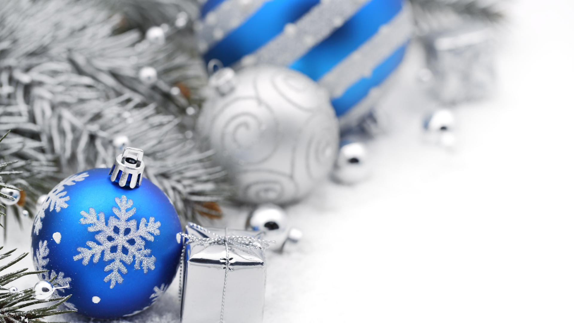 new year, blue silver balls, merry christmas, , gifts, decoration, bokeh