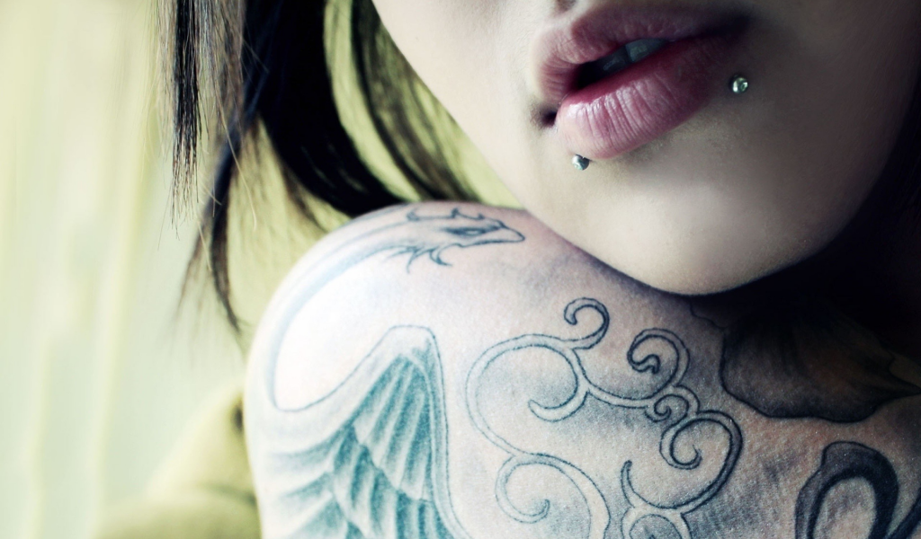 piercing, tattoo, lips