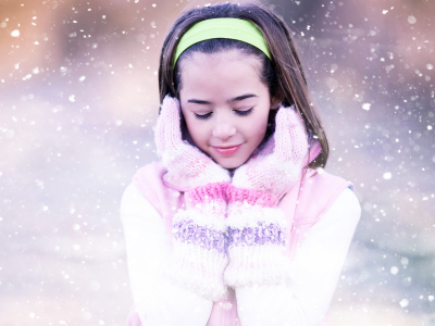 улыбка, милая, рукавички, снежинки, девочка, нежность