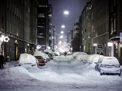 снегопад, ночь, улица, город, фонари