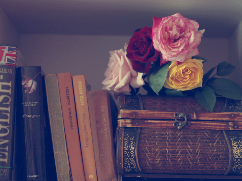 шкатулка, книги, розы, цветы