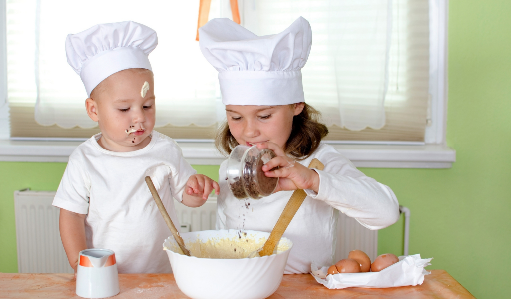 table, spices, boy, cream, girl, children, cup, eggs, kitchen, ребёнок, baby, spoon, cook