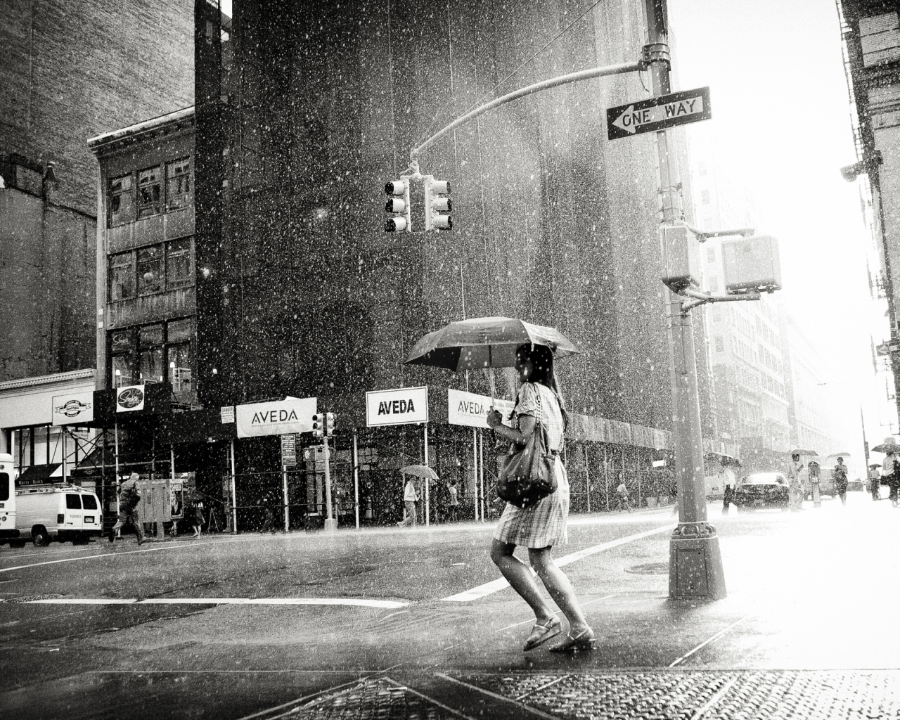 loneliness, megalopolis, black-and-white, хонт, weather, cloudy, woman, girl, city, rain