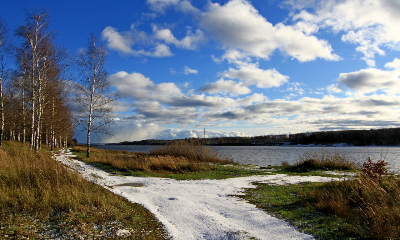 облака, трава, весна, небо, река, волга, березы, снег