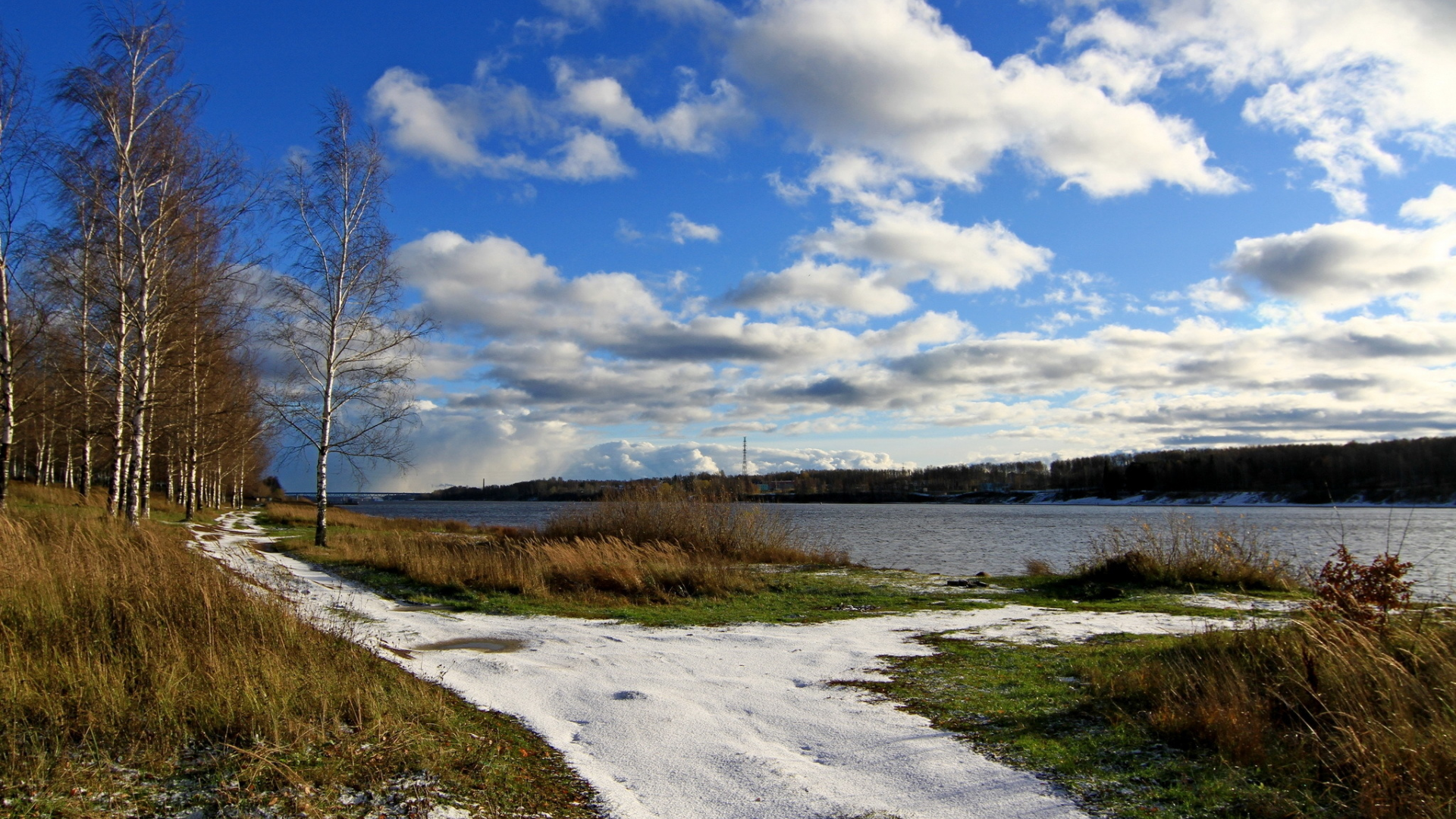 облака, трава, весна, небо, река, волга, березы, снег