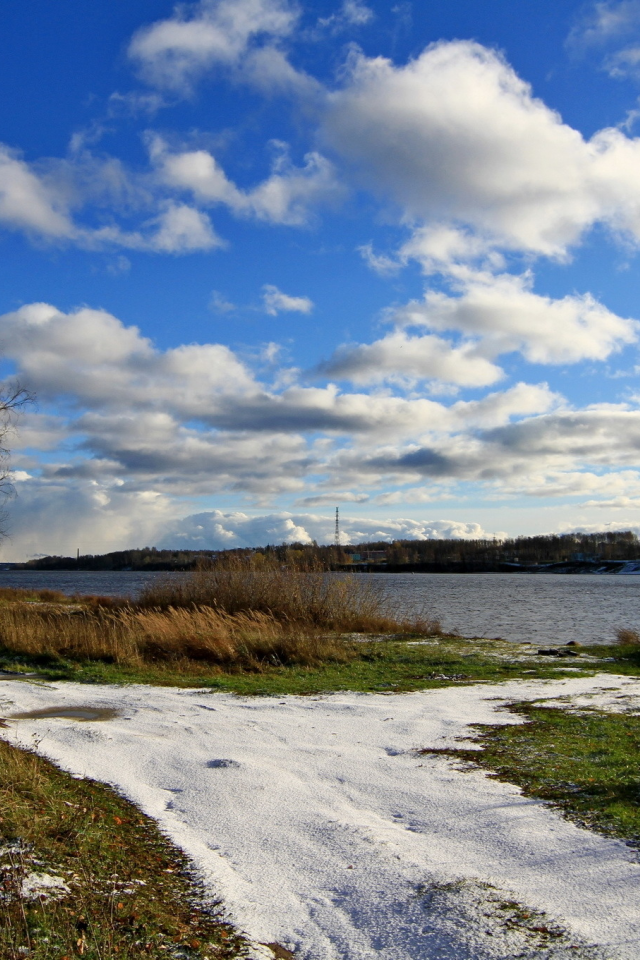 облака, трава, весна, небо, река, волга, березы, снег