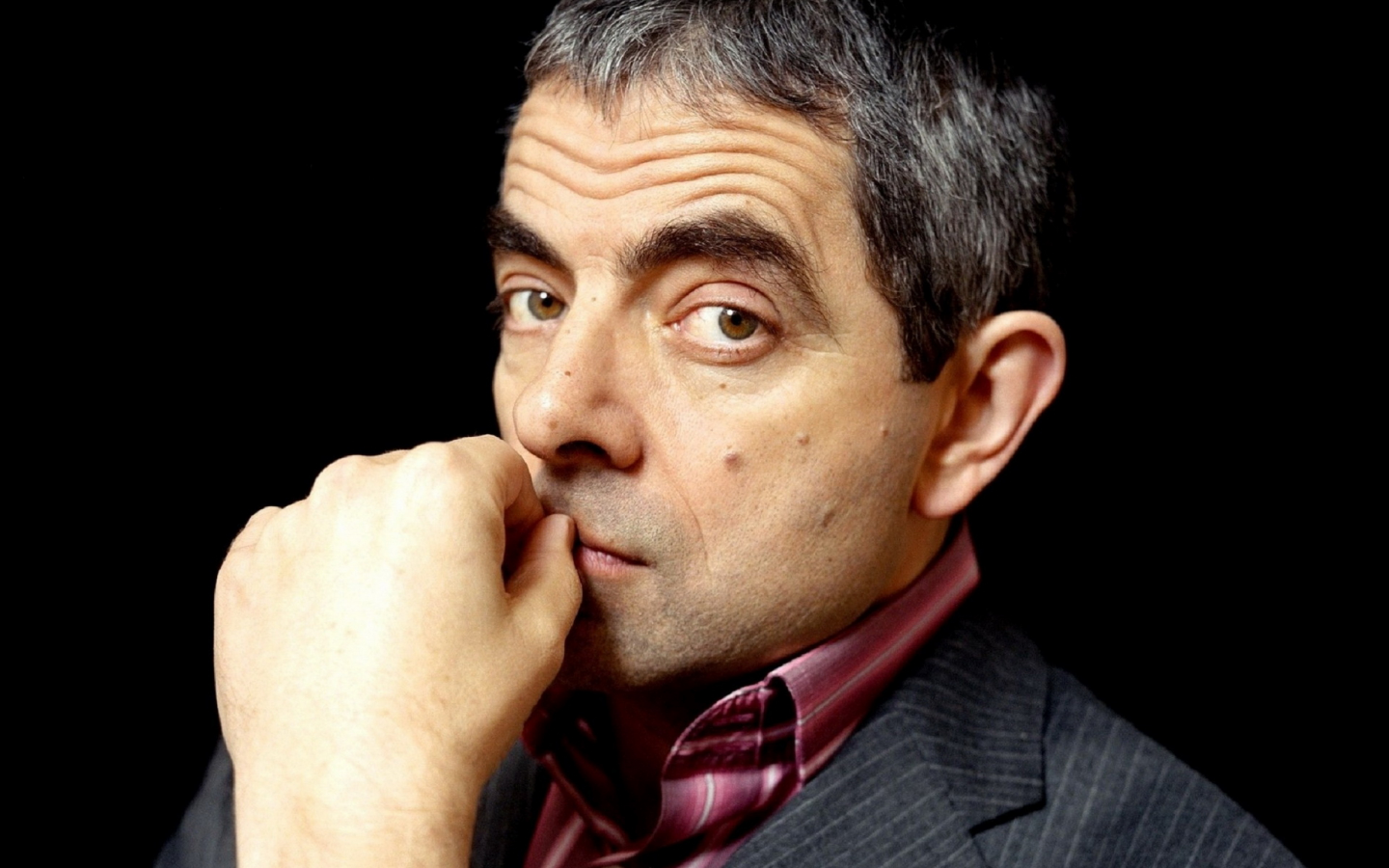 face, hand, rowan atkinson