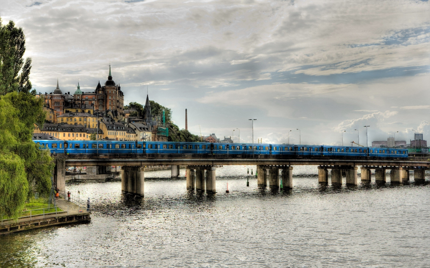 река, деревья, здания, мост, метро