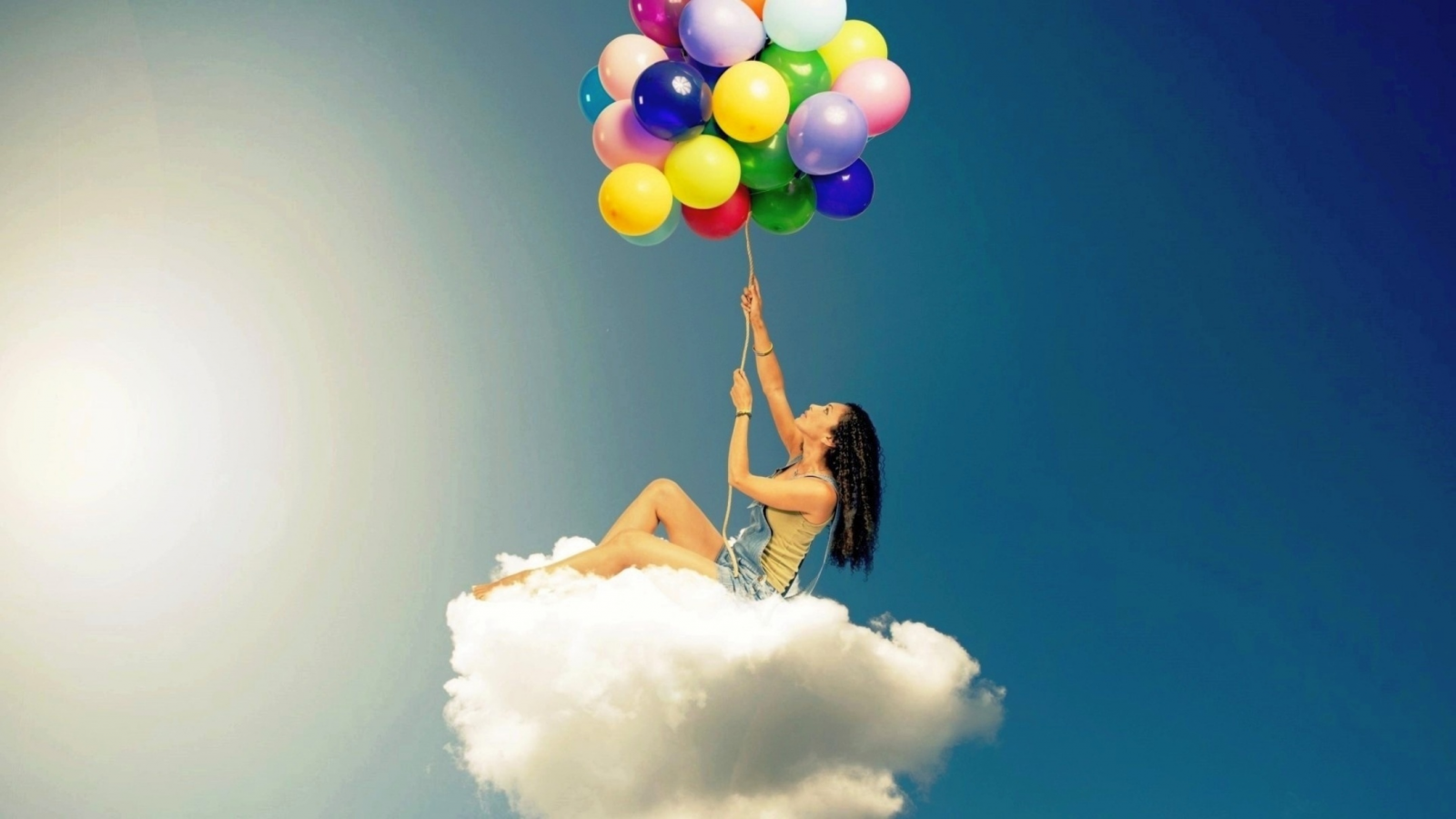 девушка, облако, воздушные шарики