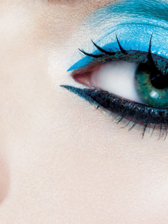 make-up for eyes, strong colors, blue, black