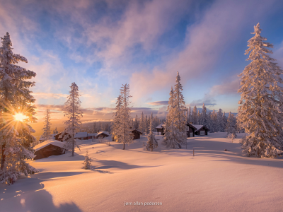 Норвегия, зима, дома, снег, солнце, лучи, свет