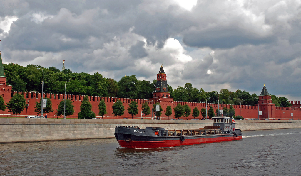 Кремль, Москва, река, судно, баржа.