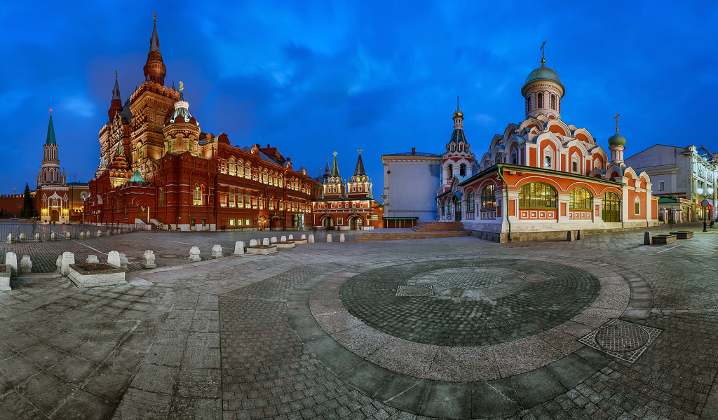 Москва, КраснаяПлощадь, государсвенный исторический музей.