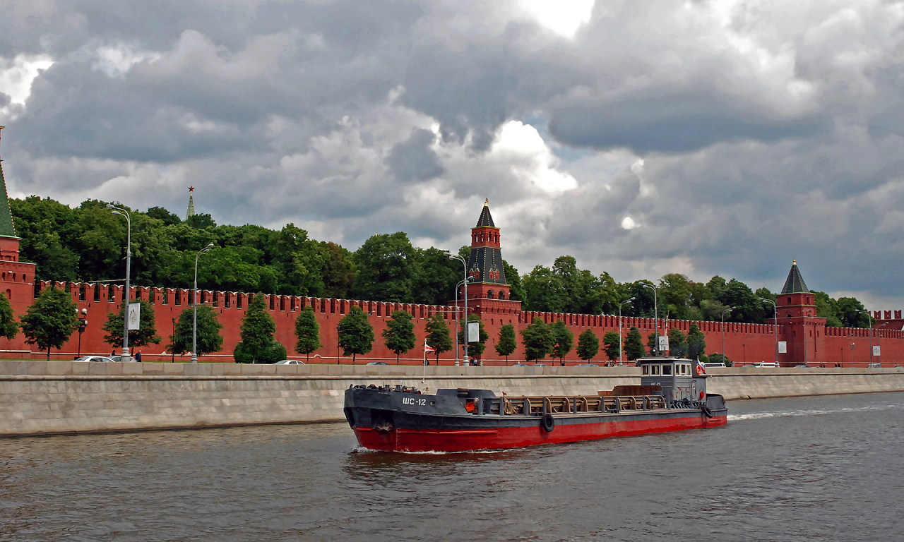 Кремль, Москва, река, судно, баржа.