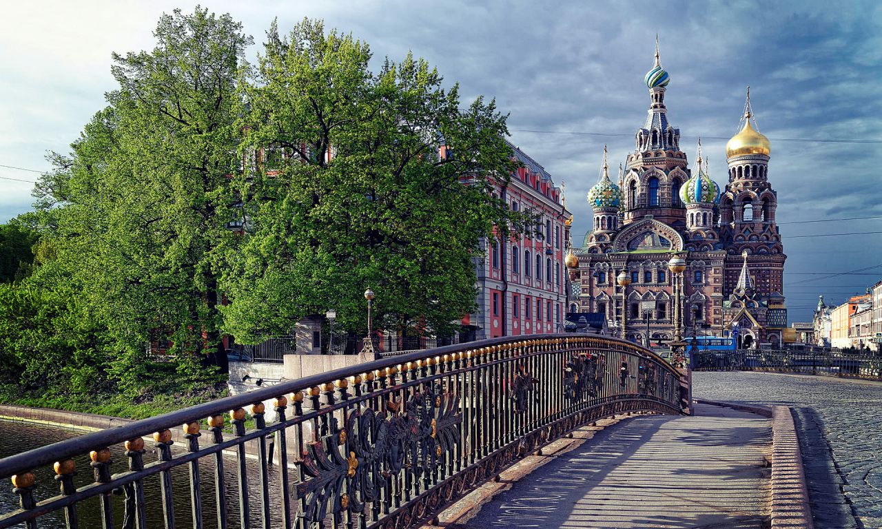 Питербург, Ленинград, тротуар, дорога, храм, собор.