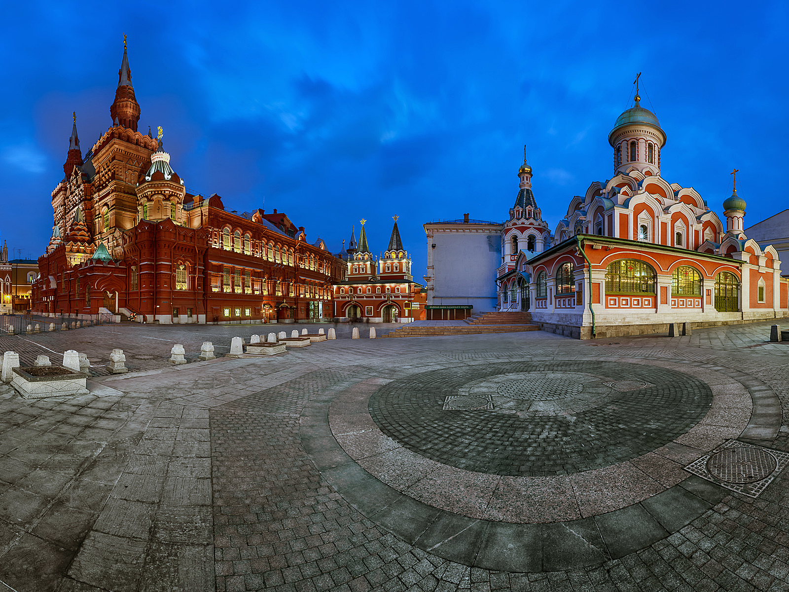 Москва, КраснаяПлощадь, государсвенный исторический музей.