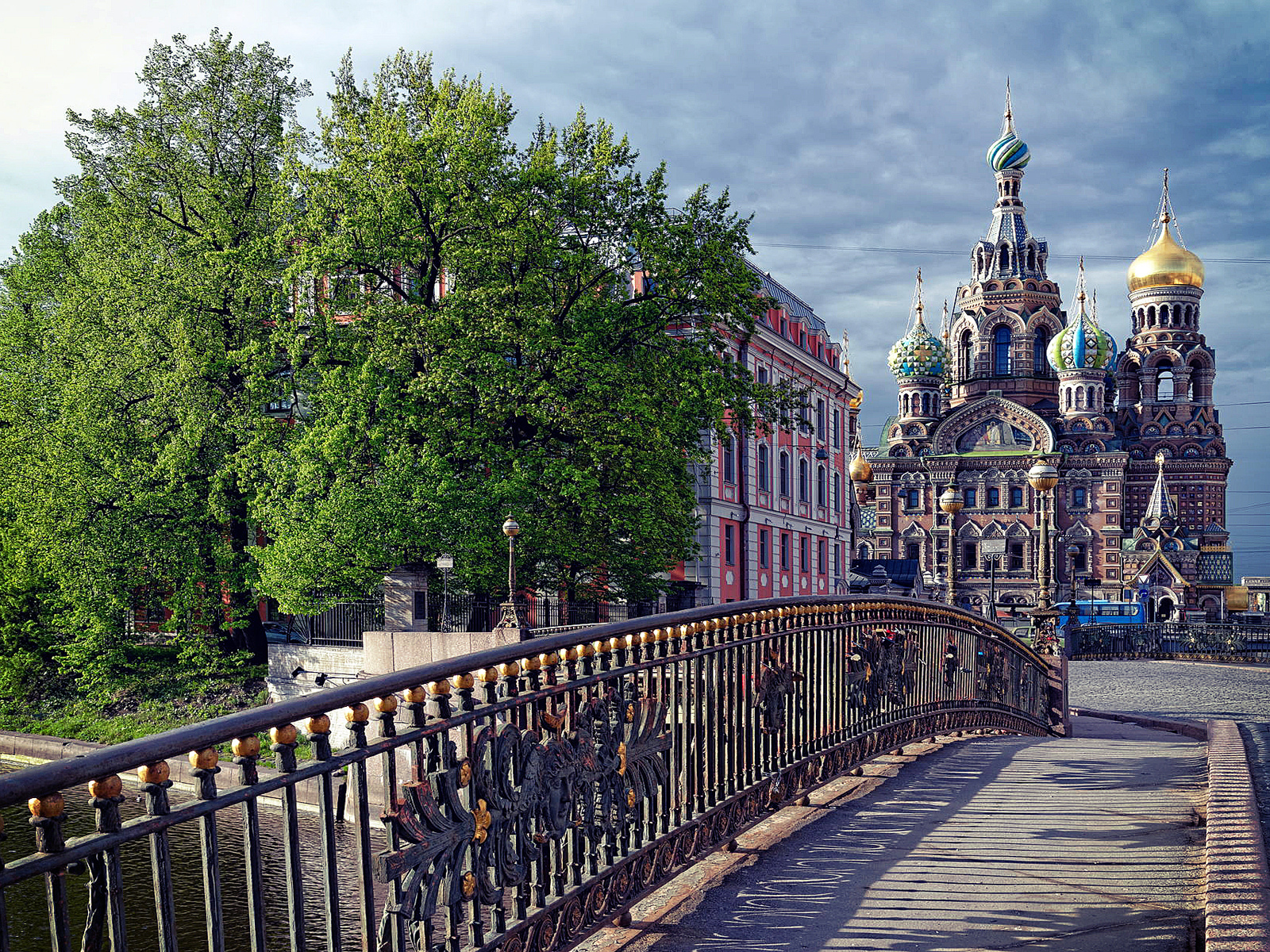 Питербург, Ленинград, тротуар, дорога, храм, собор.