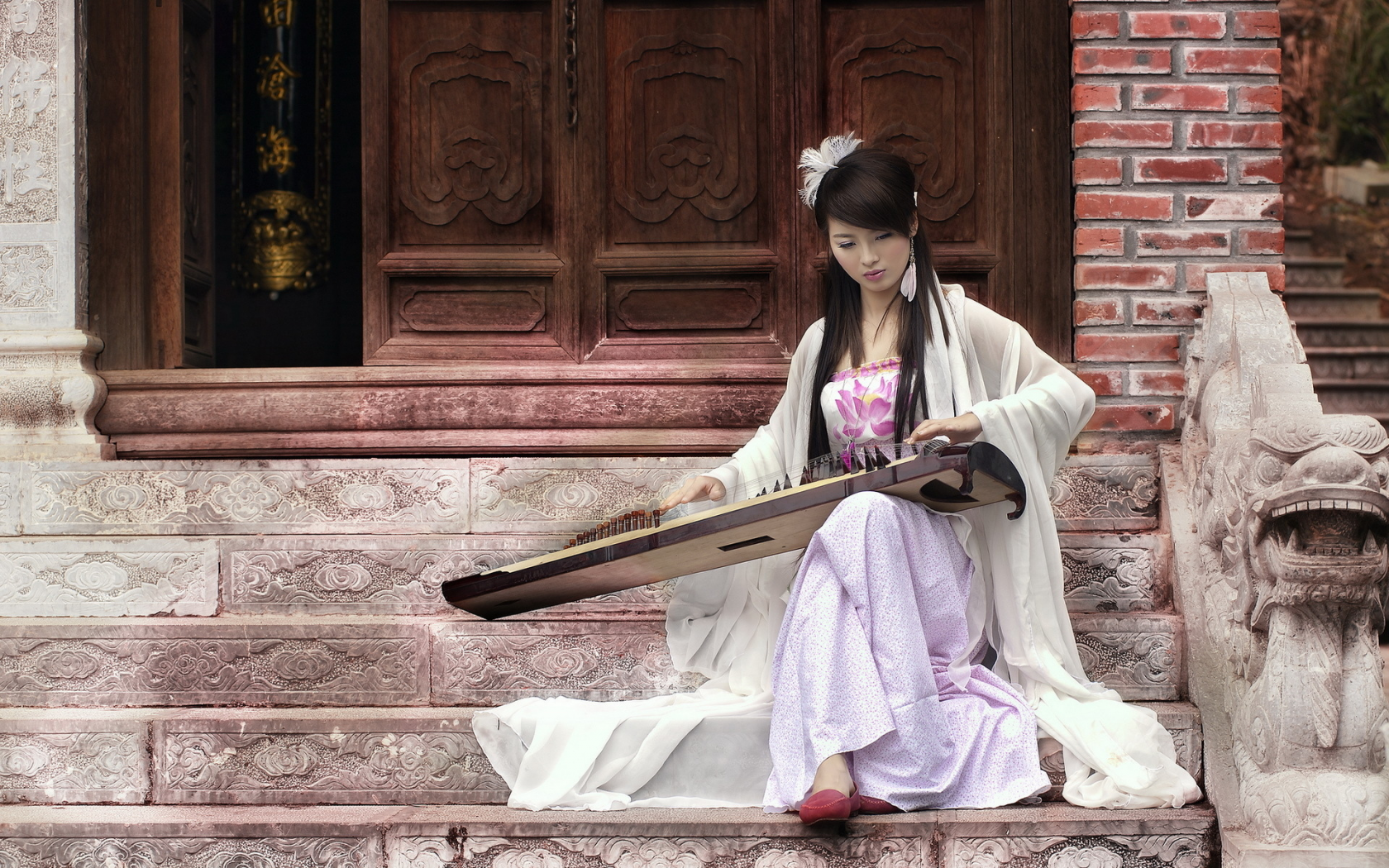 Девушка, азиатка, музыка, инструмент