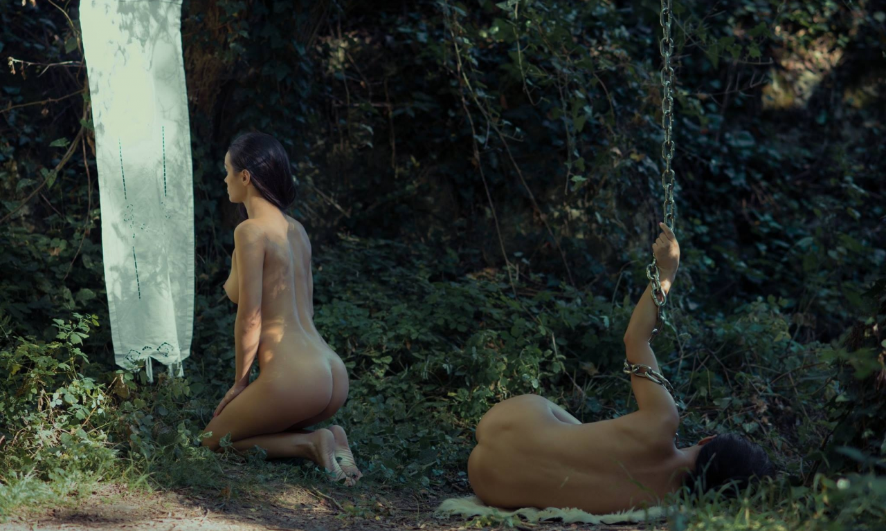 женщины, голые, на коленях, лежит, лес, холст, цепи, обряд
