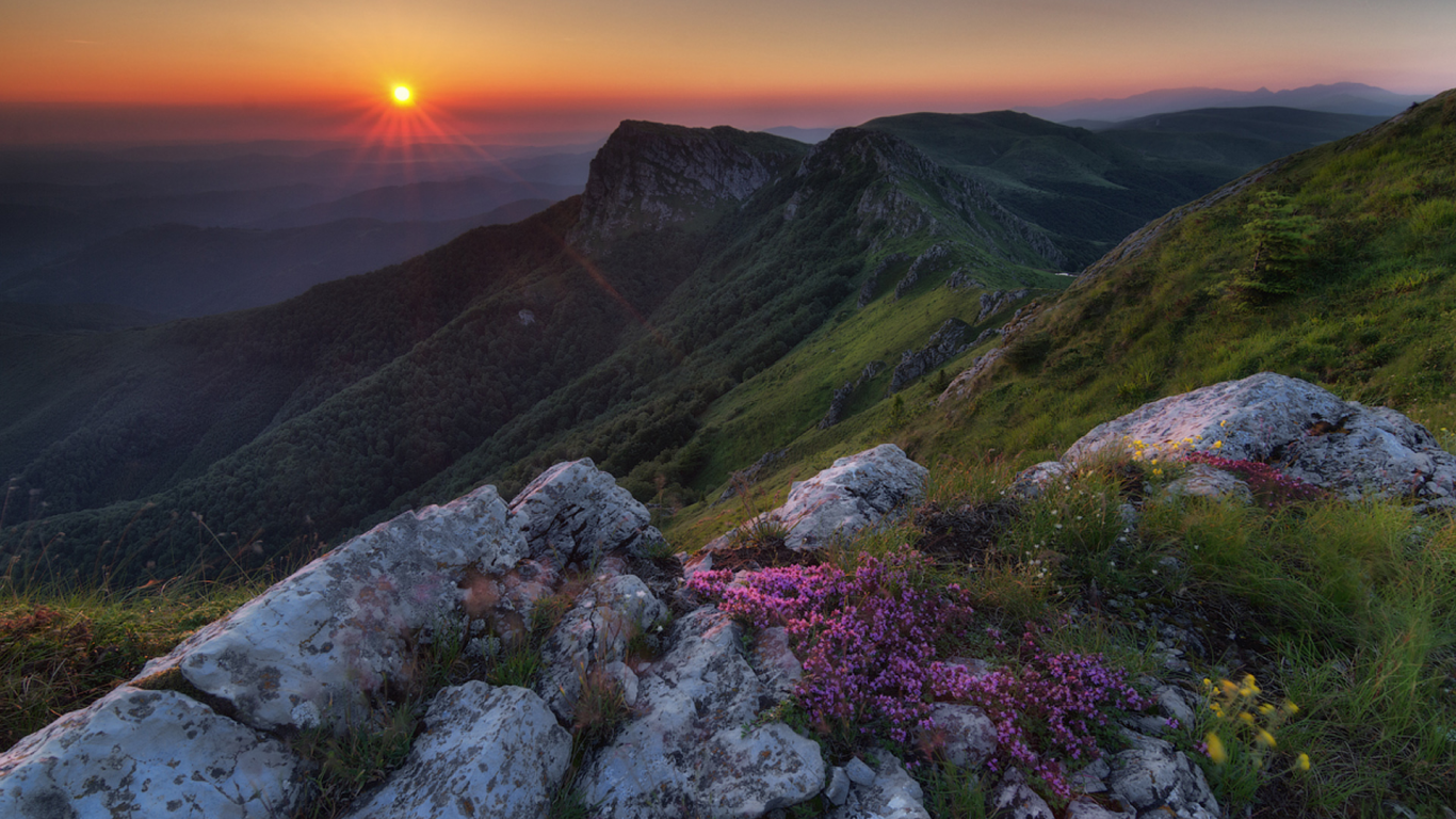 Стара планина, Балканские горы, Болгария, горы, деревья, лес, цветы, небо, облака, солнце, восход, природа, пейзаж, скалы