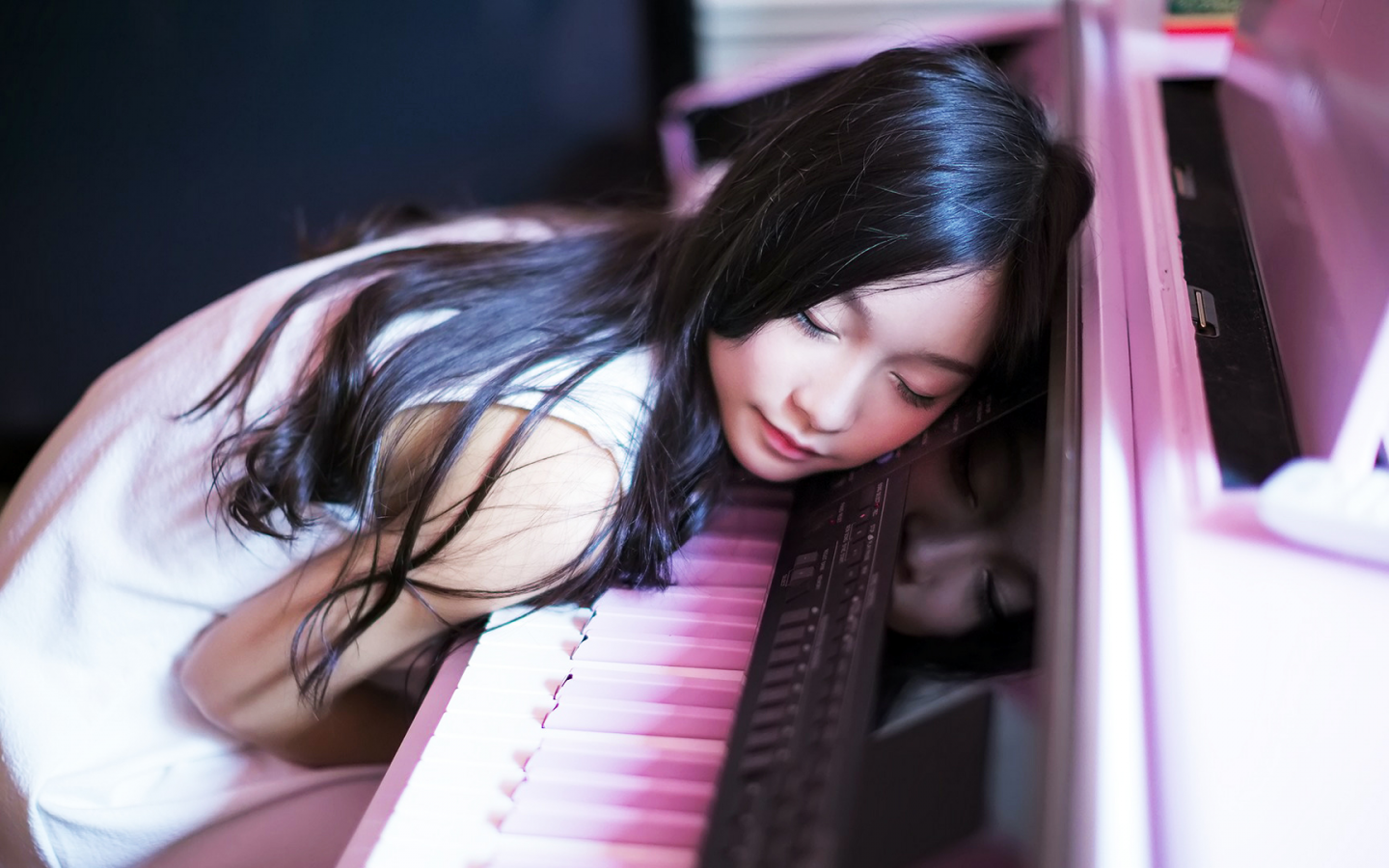 девушка, пианино, спит