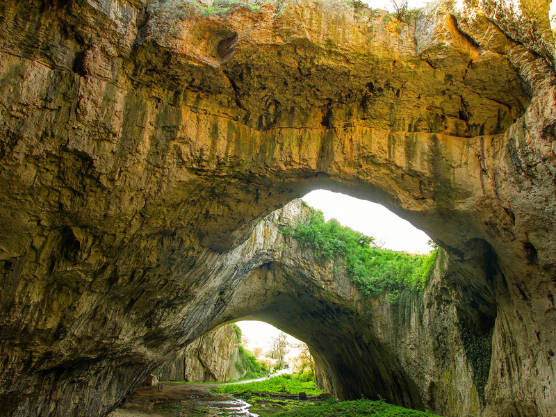 Просторна деветашка пещера, Ловечская область, Болгария, пейзаж, скалы, пещера
