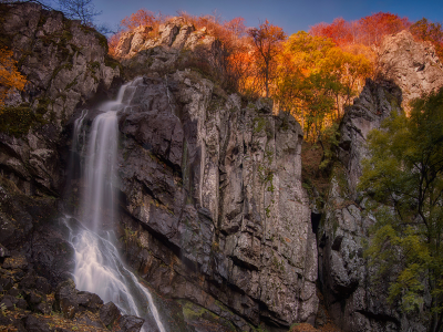 Боянски водопад, Витоша, Болгария, горы, небо, природа, пейзаж, река, водопад, вода, деревья, скалы, осень