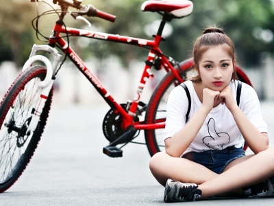 девушка, шорты, велосипед