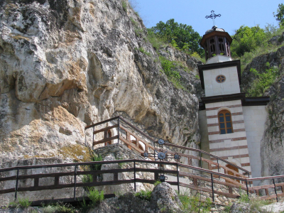 Басарбовский монастырь, Болгария, монастырь, церковь, религия, скалы, деревья, небо, пейзаж