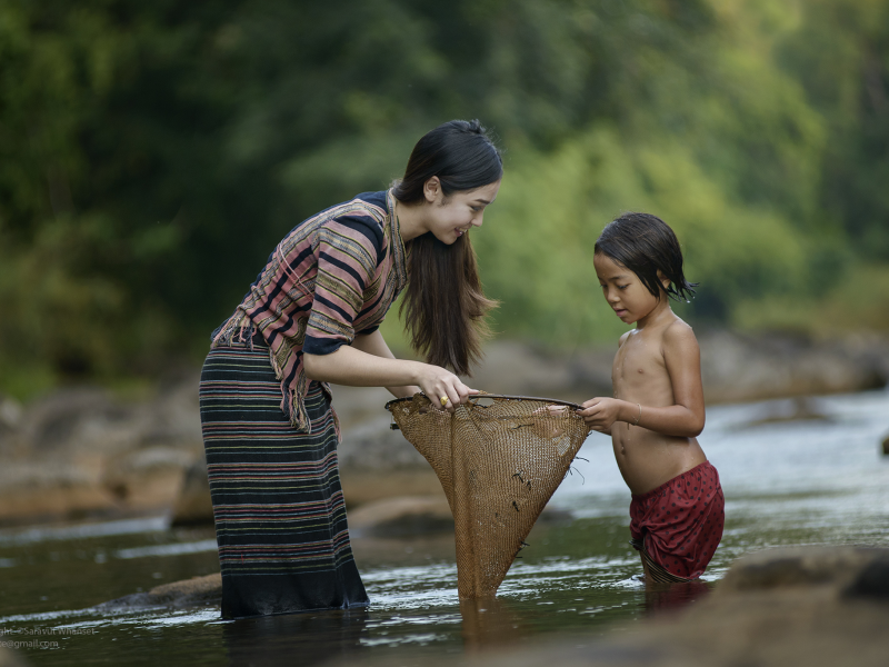 таиланд, речка, женщина, мама, девочка, дочь, рыбачат