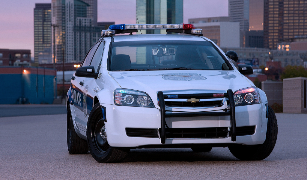 Город, вечер, полицейское авто, Chevrollet-Caprice-Police-Patrol-Vehicle