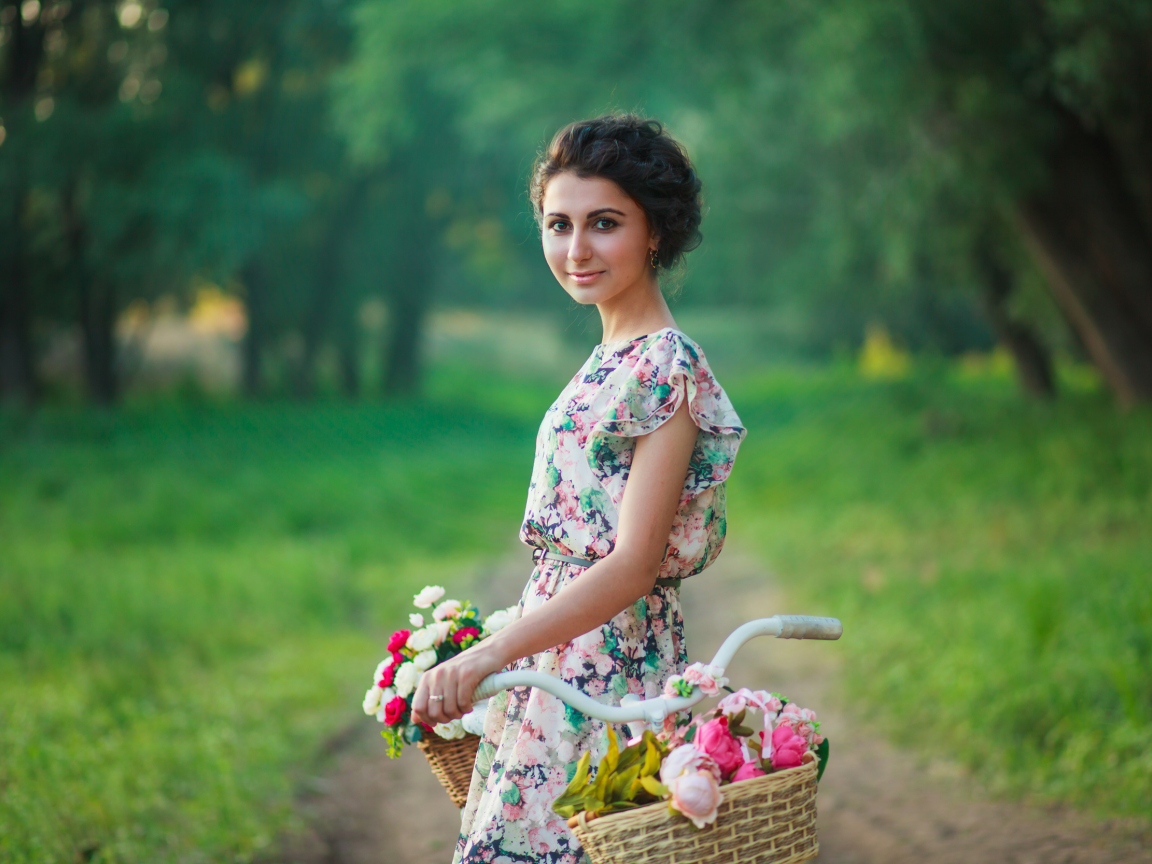 девушка, поляна, велосипед, корзины, цветы, тропинка