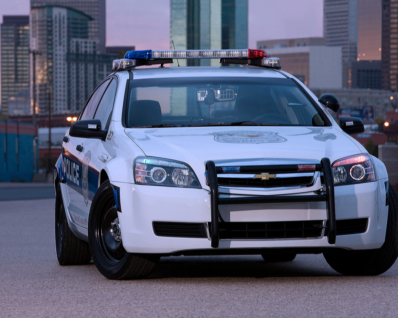 Город, вечер, полицейское авто, Chevrollet-Caprice-Police-Patrol-Vehicle