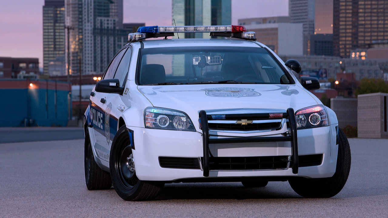 Город, вечер, полицейское авто, Chevrollet-Caprice-Police-Patrol-Vehicle