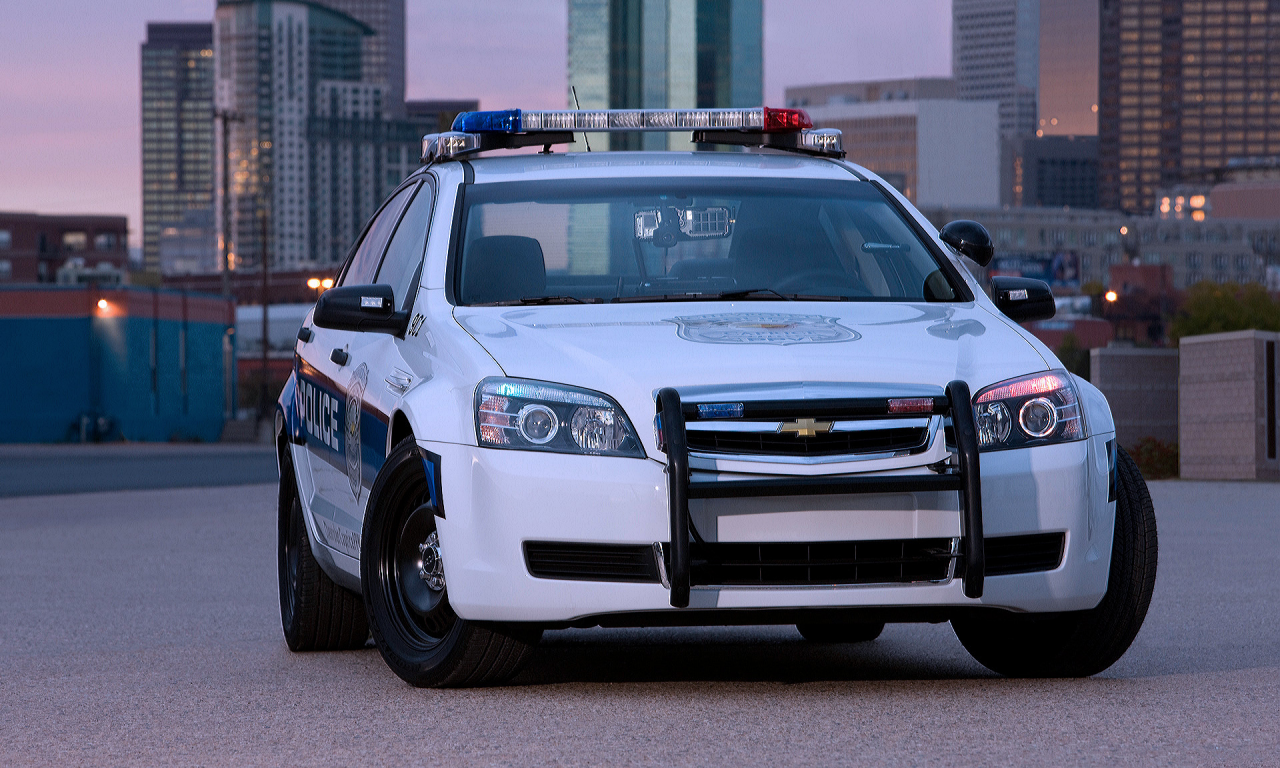 Город, вечер, полицейское авто, Chevrollet-Caprice-Police-Patrol-Vehicle