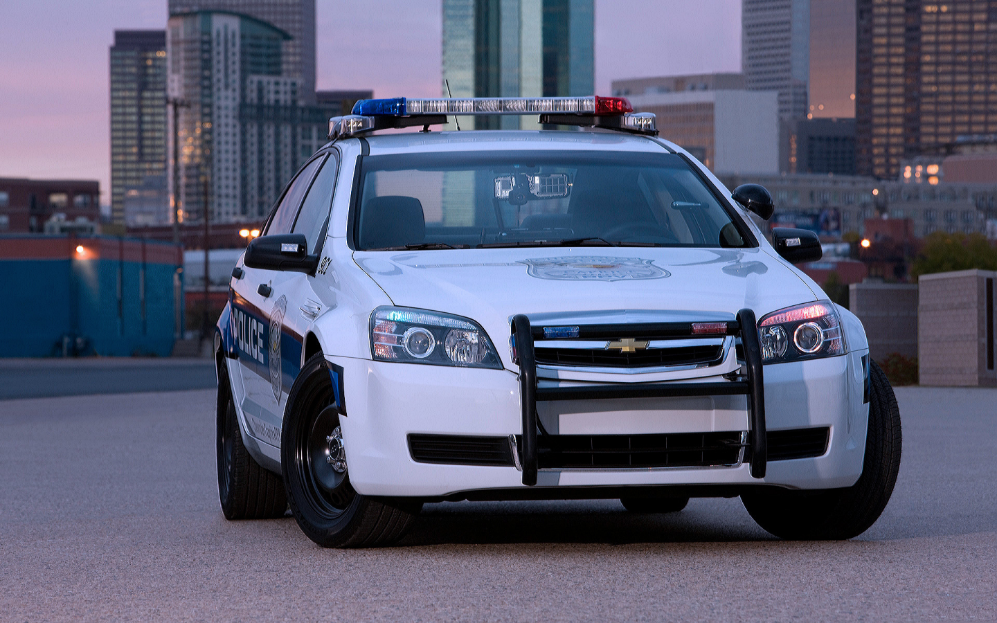 Город, вечер, полицейское авто, Chevrollet-Caprice-Police-Patrol-Vehicle