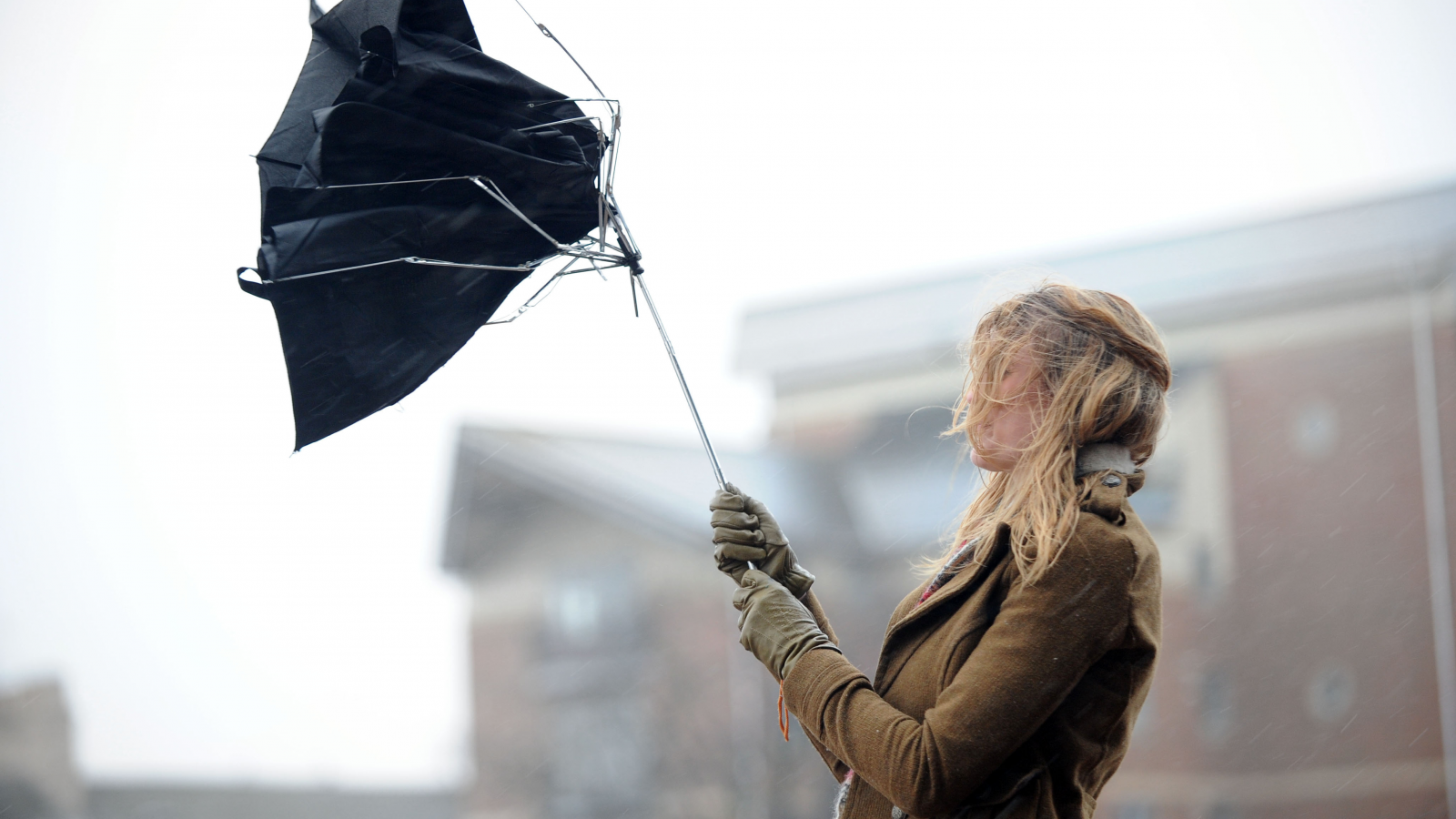 зонт, ветер, девушка, город