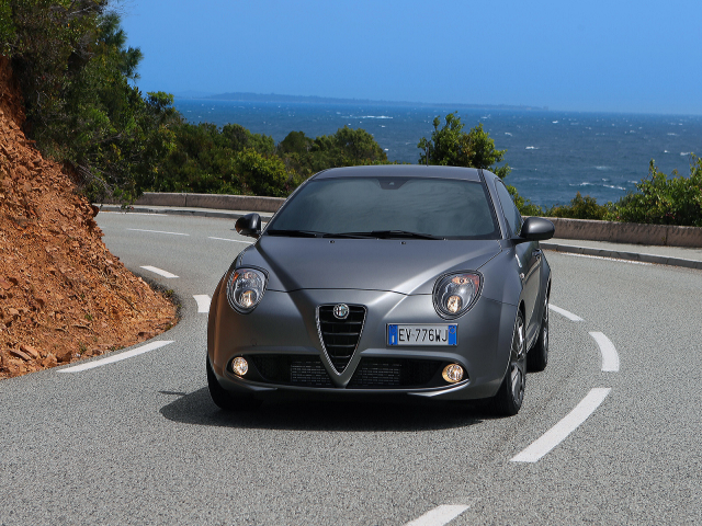 Трасса, море, поворот, авто, Alfa-Romeo-MiTo-Qadrifoglio