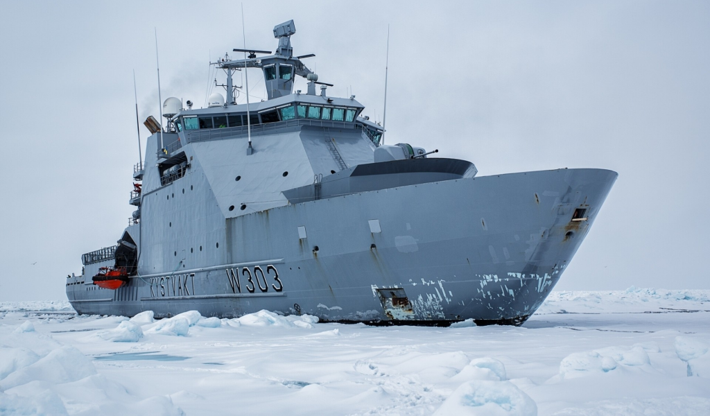 Льды, Норвегия, норвежский боевой корабль.