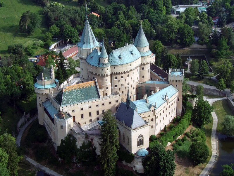 Бойницкий замок, Бойнице, Словакия, замок, крепость, деревья, небо, мост, вода, Bojnicky zamok, Slovenska republika