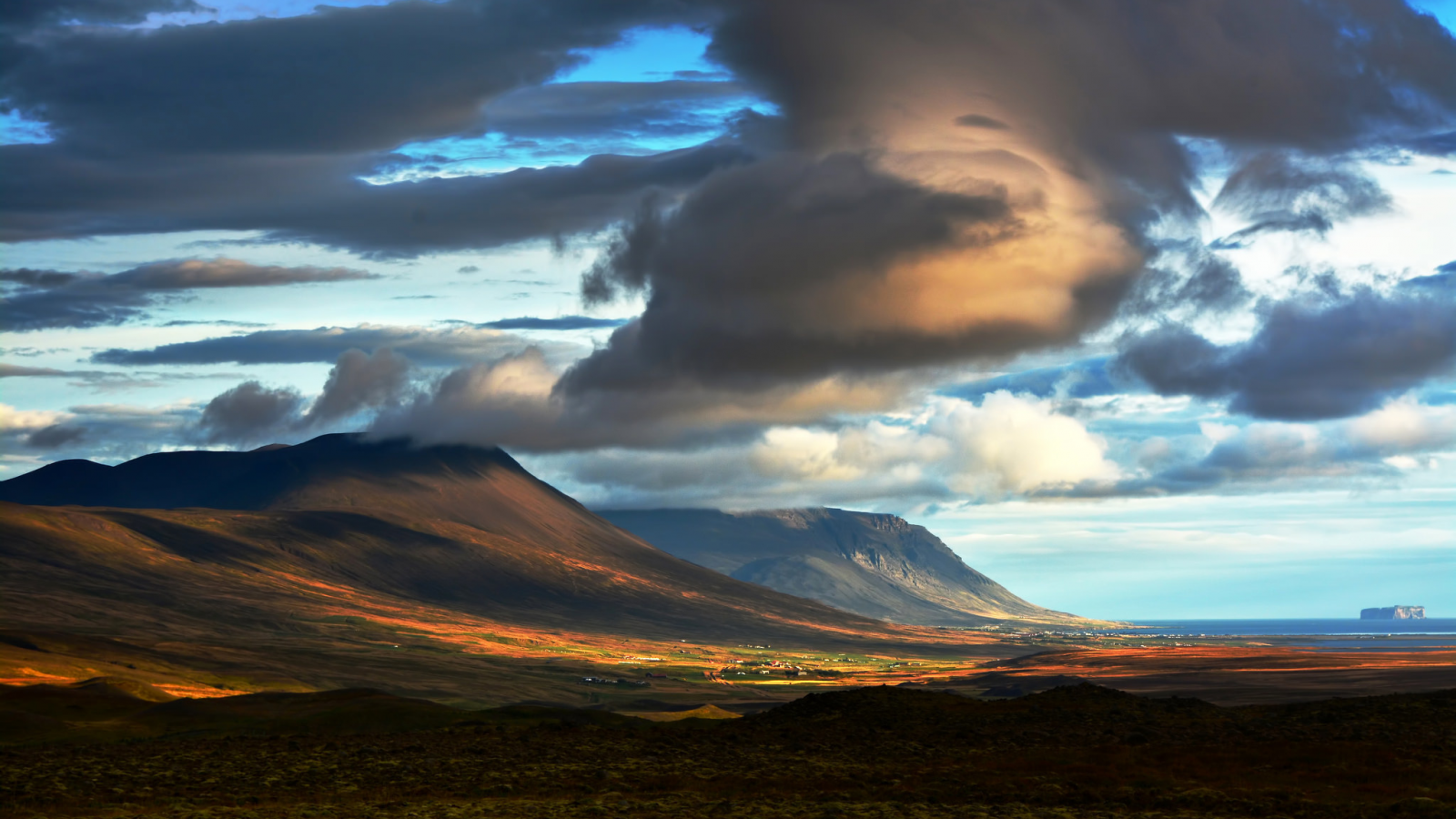 Исландия, восход, облака, горы, тени