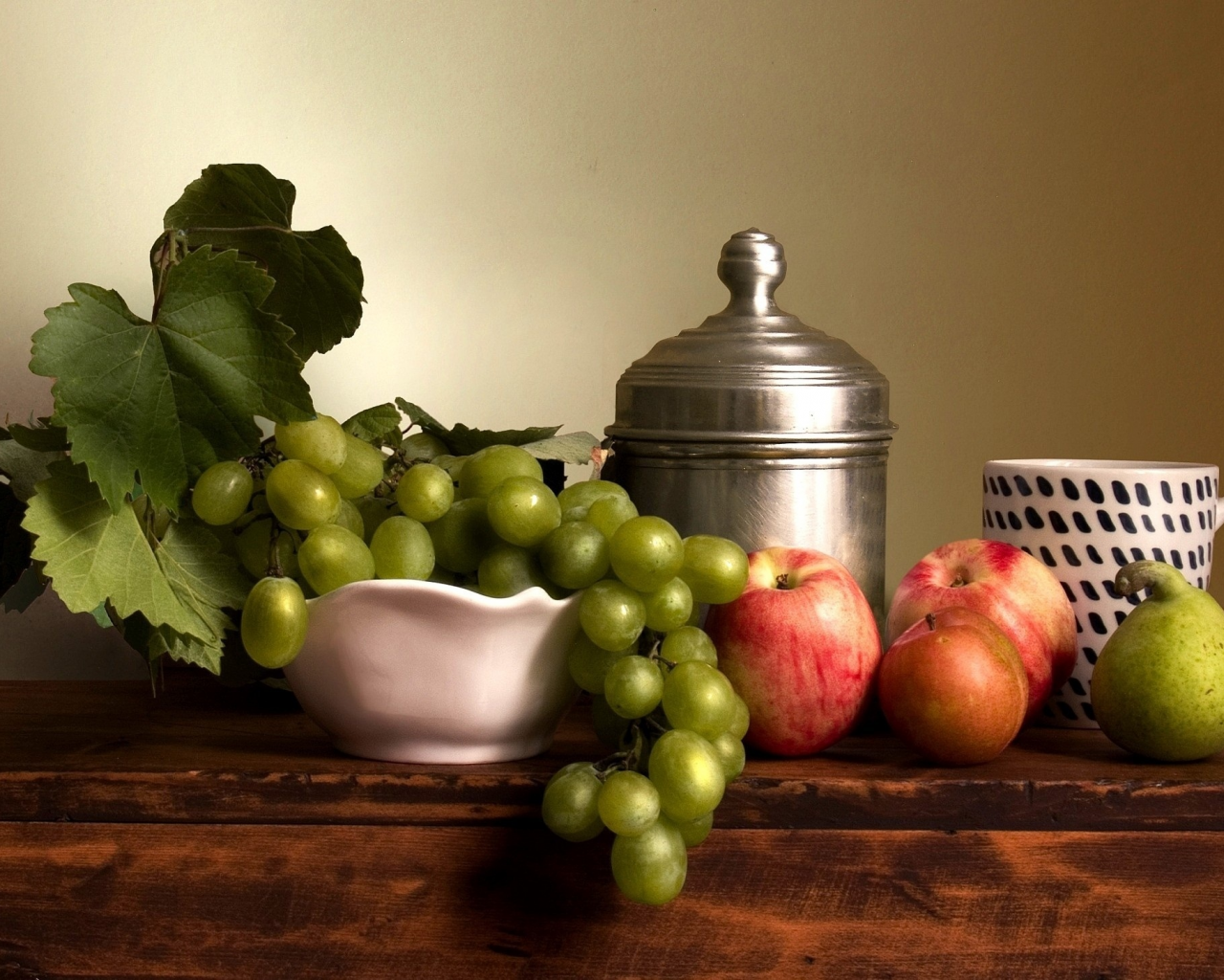 mug, grapes, leaves, still life, food, vase, apples, fruits, green