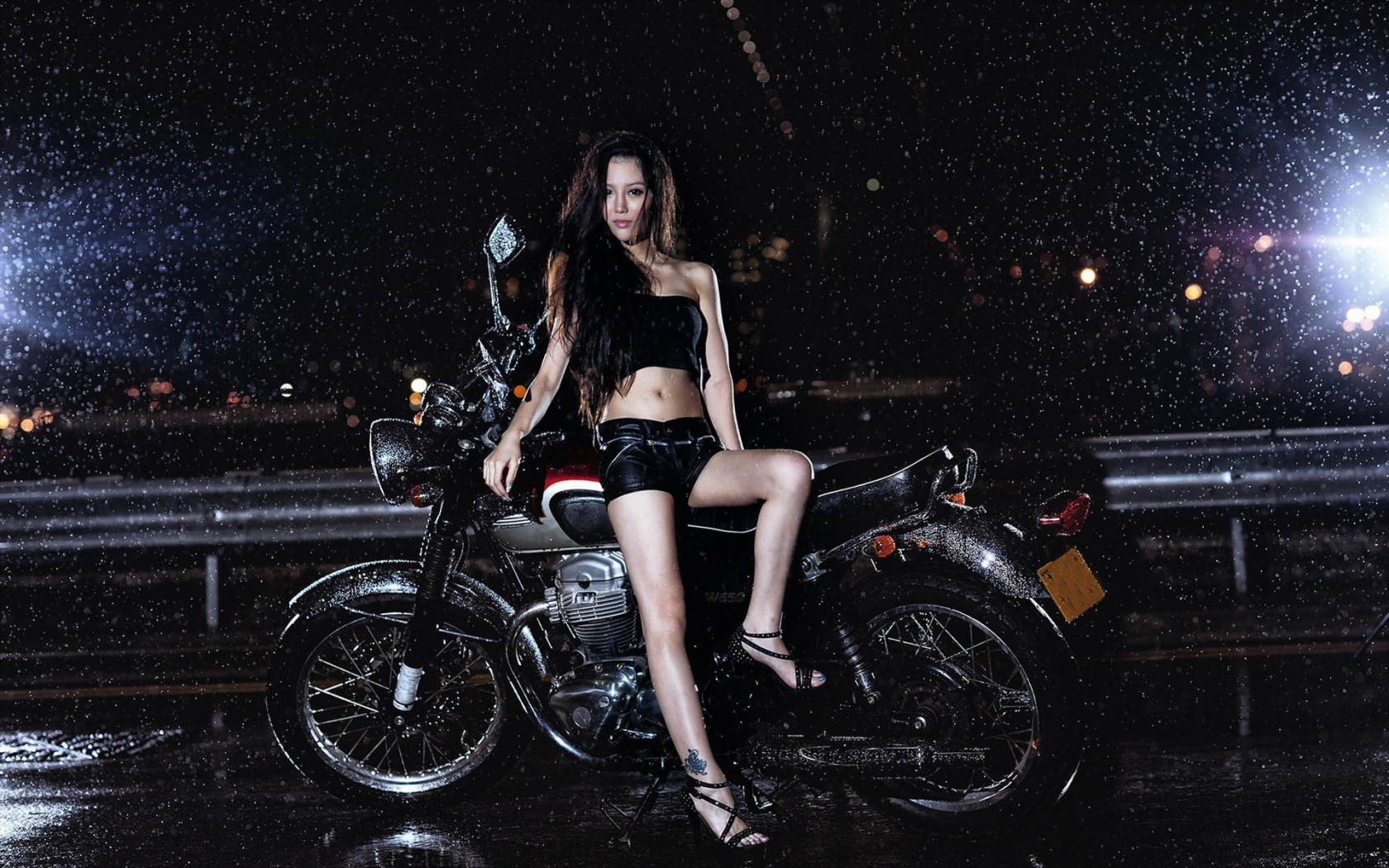 девушка, дождь, мотоцикл, азиатка